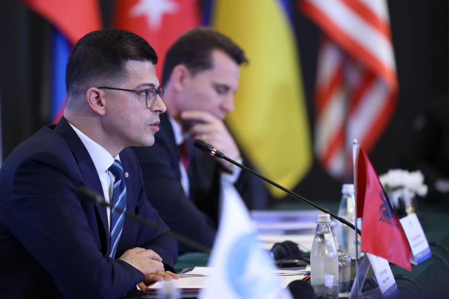 061124 sedm tirana homepage