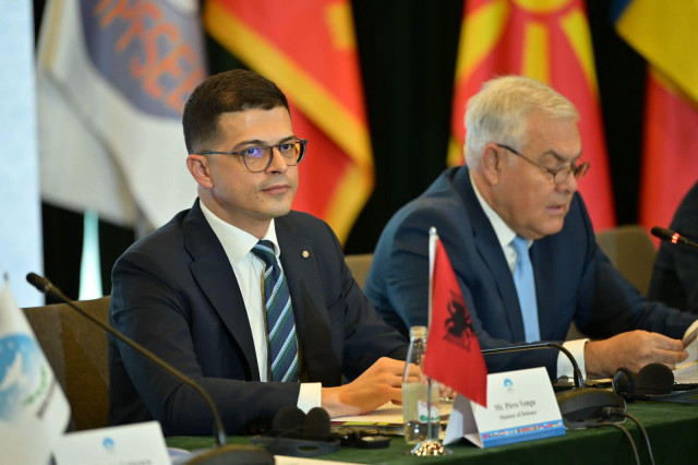 061124 sedm tirana homepage